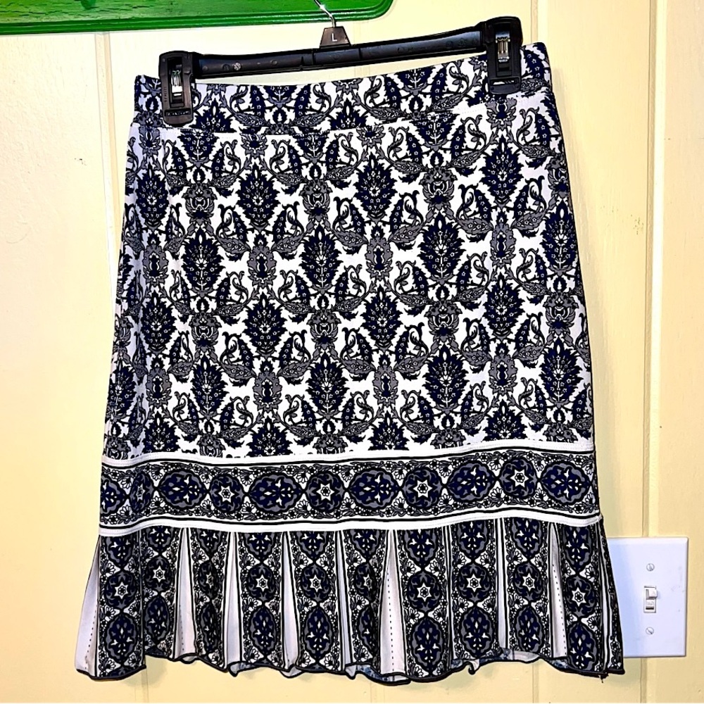 Max Studio Navy & Cream Print Design Ruffle Flowy Trim Skirt Size S - Picture 2 of 9